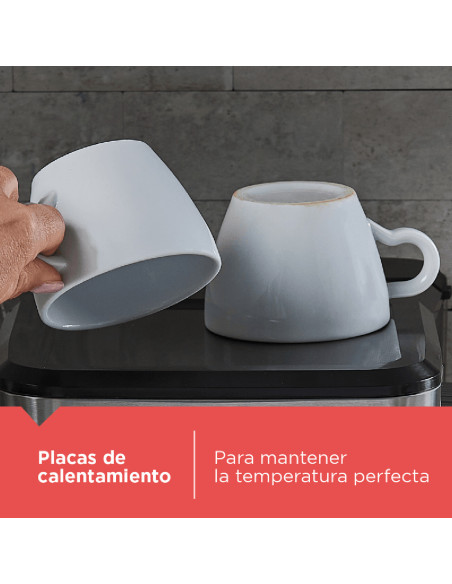 Cafetera espresso Black + Decker Semiautomática EM0312-0SDLA